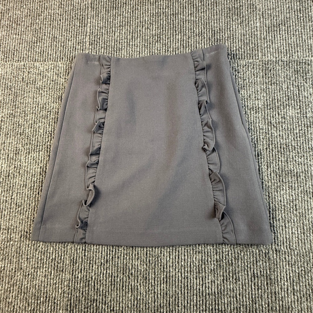 Loft Grey Ruffle Trim Mini Skirt‎ Size 4 A-Line Side Zip Lined Stretch 458407